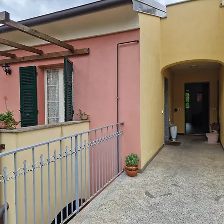 84 House Apartment