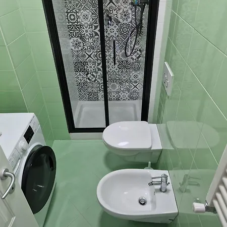 84 House Apartment